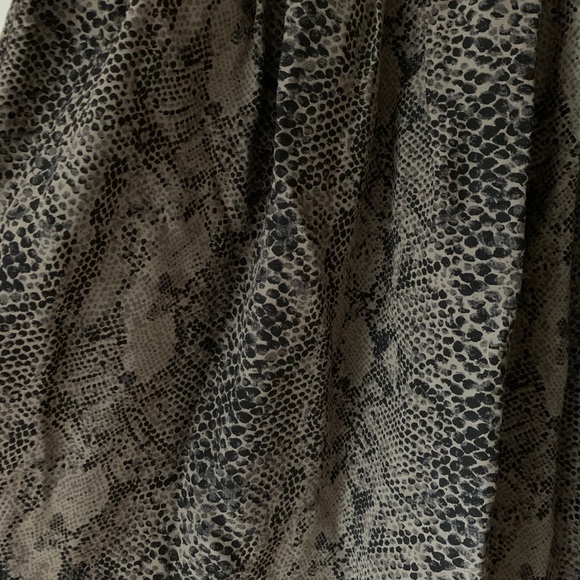 *SOLD* 
Wilfred 100% Silk Nina Dress - Picture 2 of 7